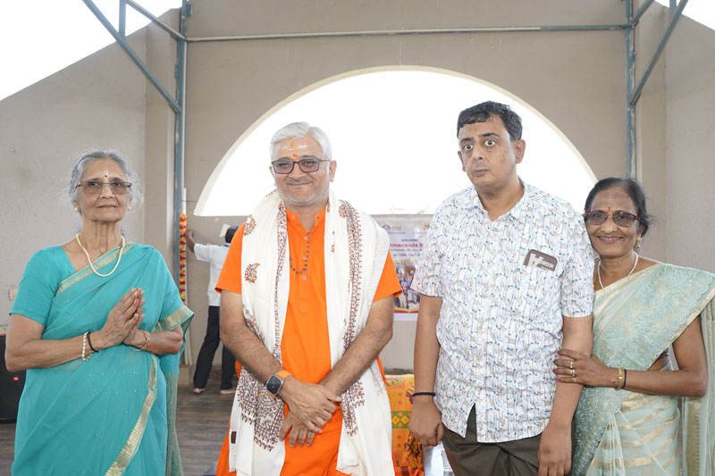 A Blessed Visit by Swamiji to Airoli Centre